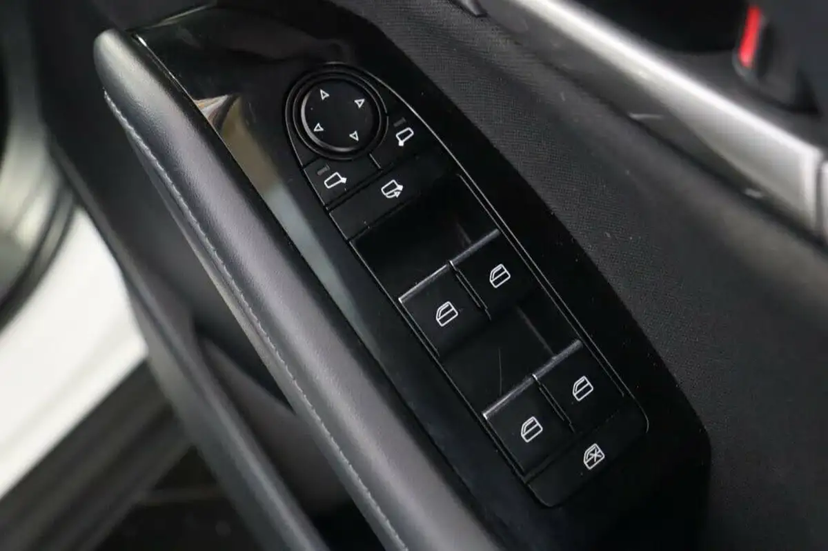 2022-mazda-cx-30-20-e-skyactiv-g-se-l-lux-big-15