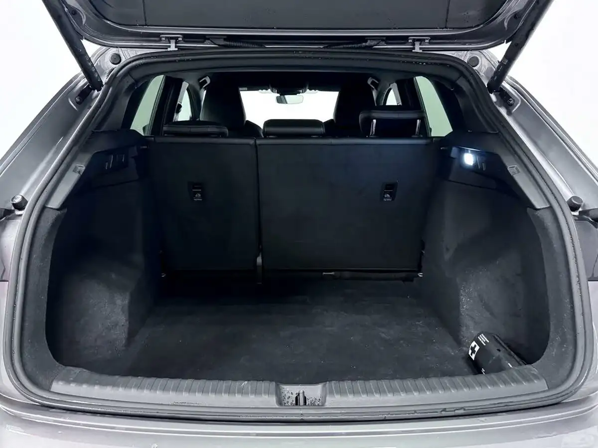 2023-audi-q4-e-tron-40e-s-line-station-wagon-big-8