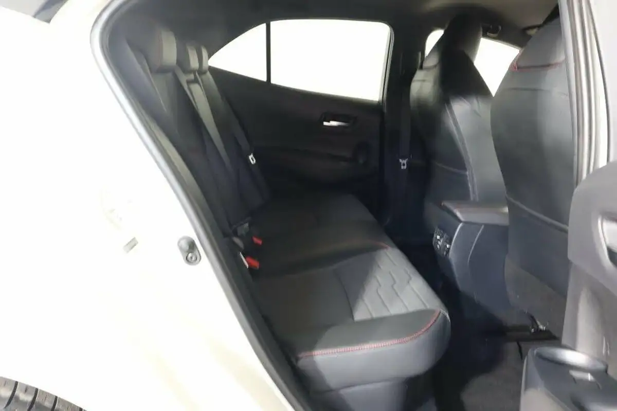 2019-toyota-corolla-20-vvt-i-excel-trk-hatchback-big-36