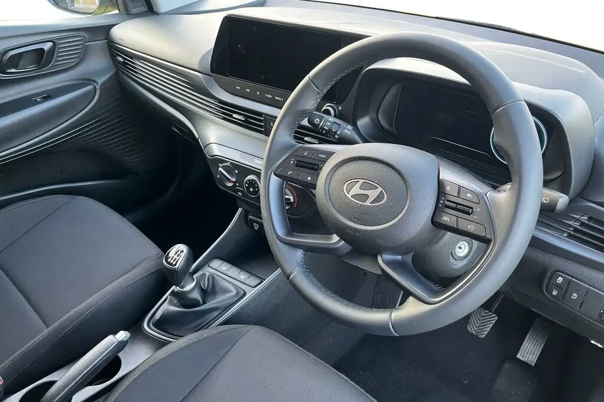 2024-hyundai-i20-10-t-gdi-advance-big-19