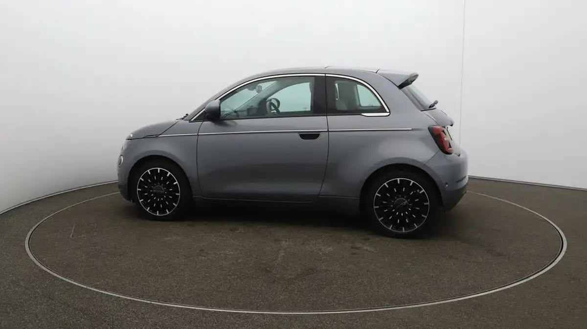2022-fiat-500-e-la-prima-big-52