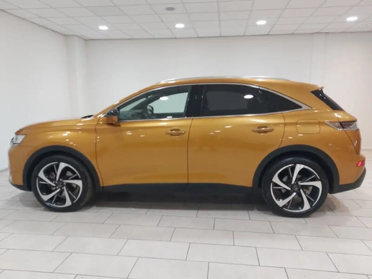 2022-ds-ds-7-crossback-e-tense-opera-300ps-4x4-big-3