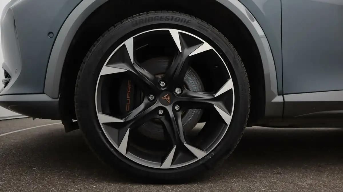 2023-cupra-formentor-14-e-hybrid-vz2-big-18