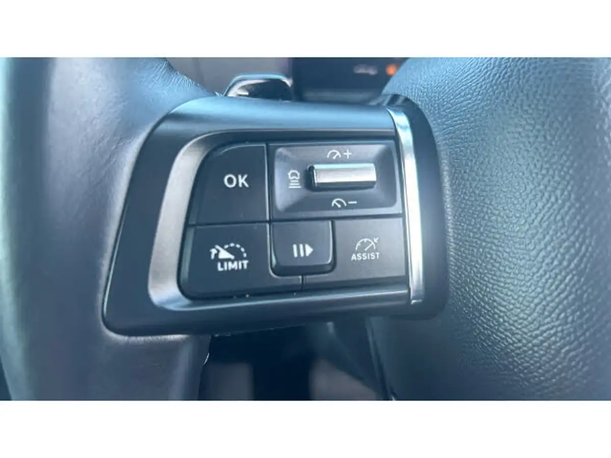 2021-citroen-c4-12-puretech-shine-130ps-eat8-big-26
