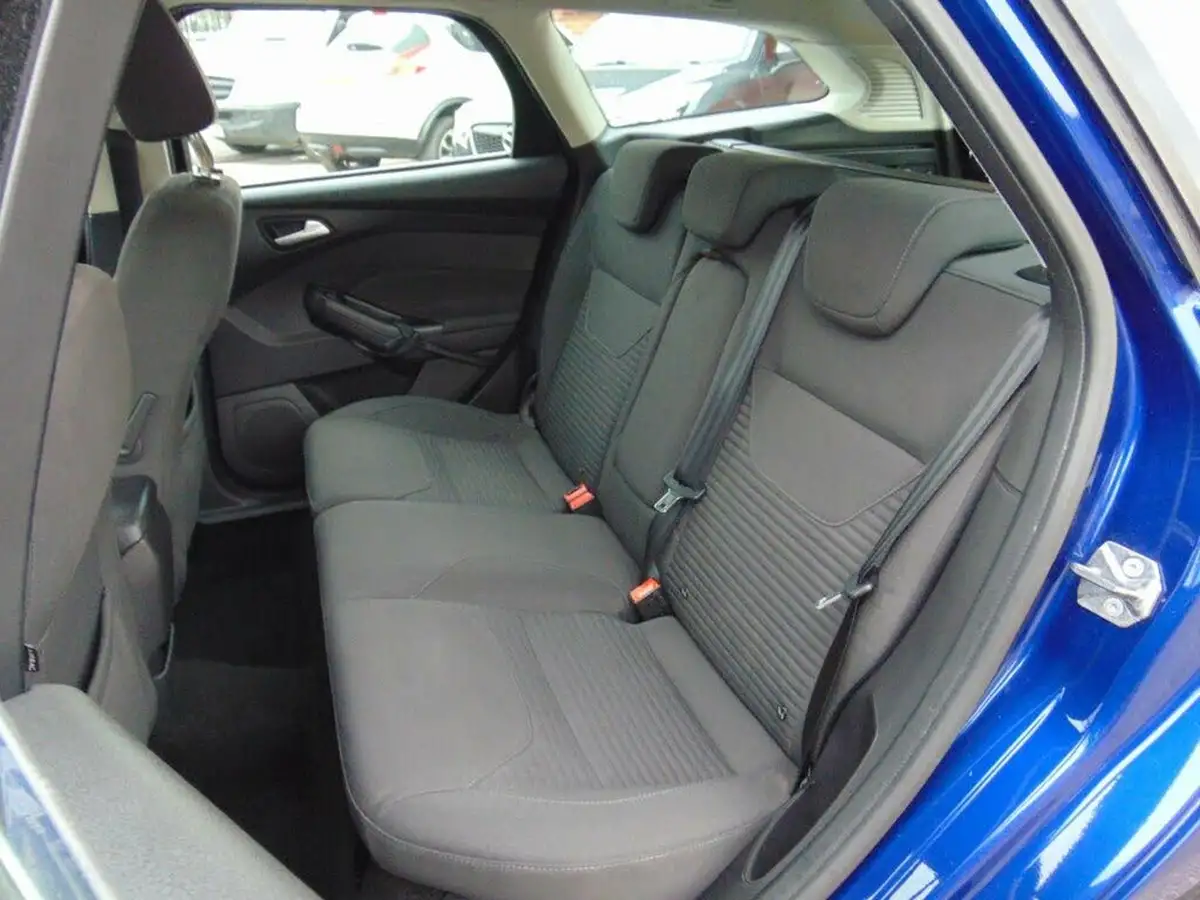 2015-ford-focus-16-titanium-estate-big-32