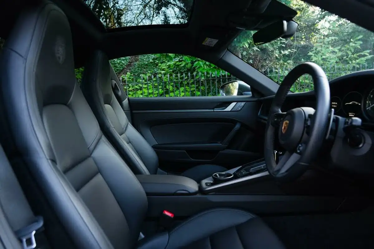 2023-porsche-911-30-carrera-coupe-big-31