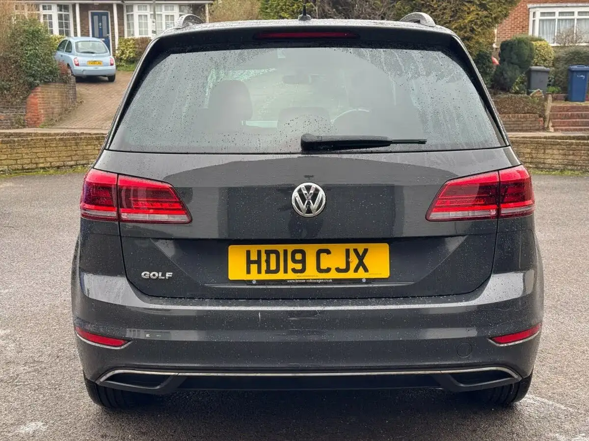 2019-volkswagen-golf-sv-10-tsi-match-big-4