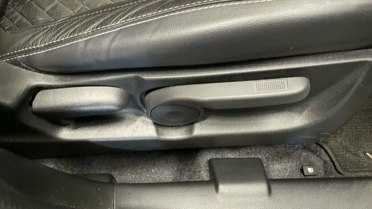 2022-suzuki-vitara-15-sz5-allgrip-big-23