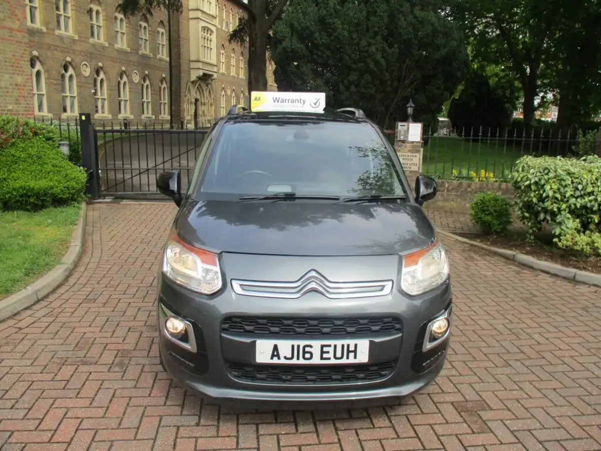 2016-citroen-c3-picasso-12-puretech-platinum-big-19