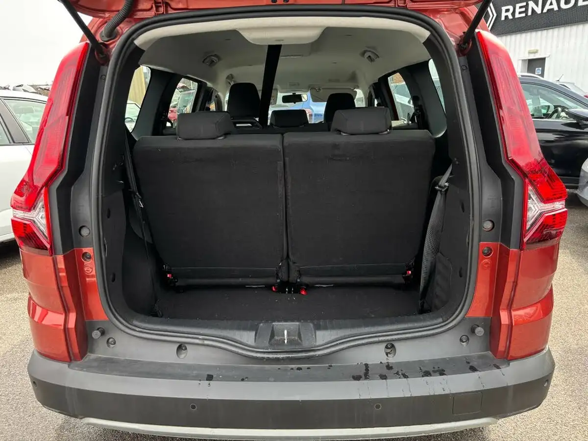 2022-dacia-jogger-10-tce-essential-big-7