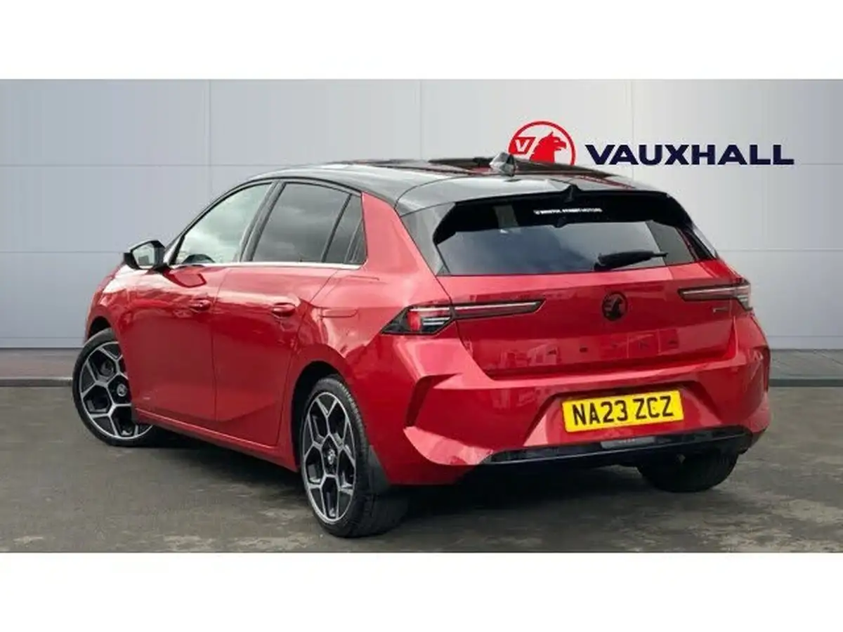 2023-vauxhall-astra-16-ultimate-hatchback-big-1