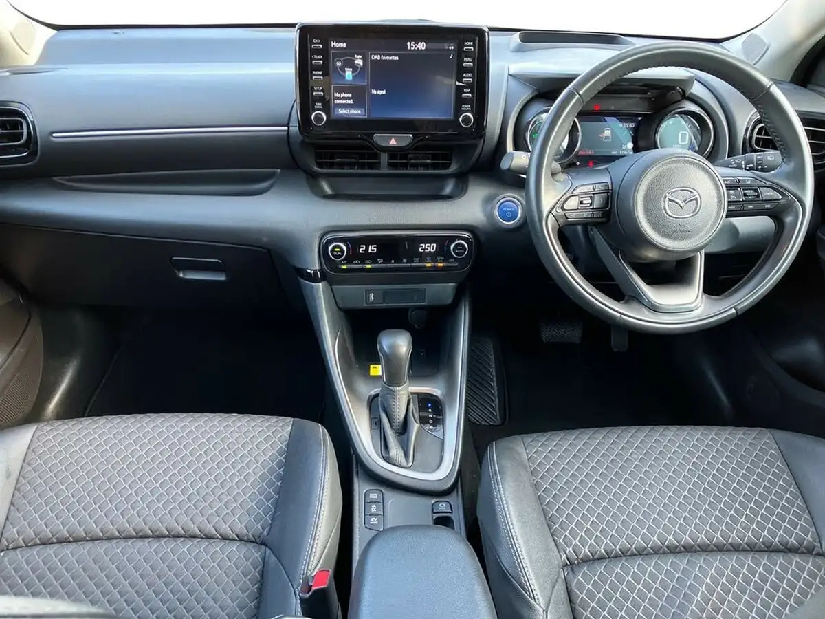 2023-mazda-mazda2-15-select-big-8