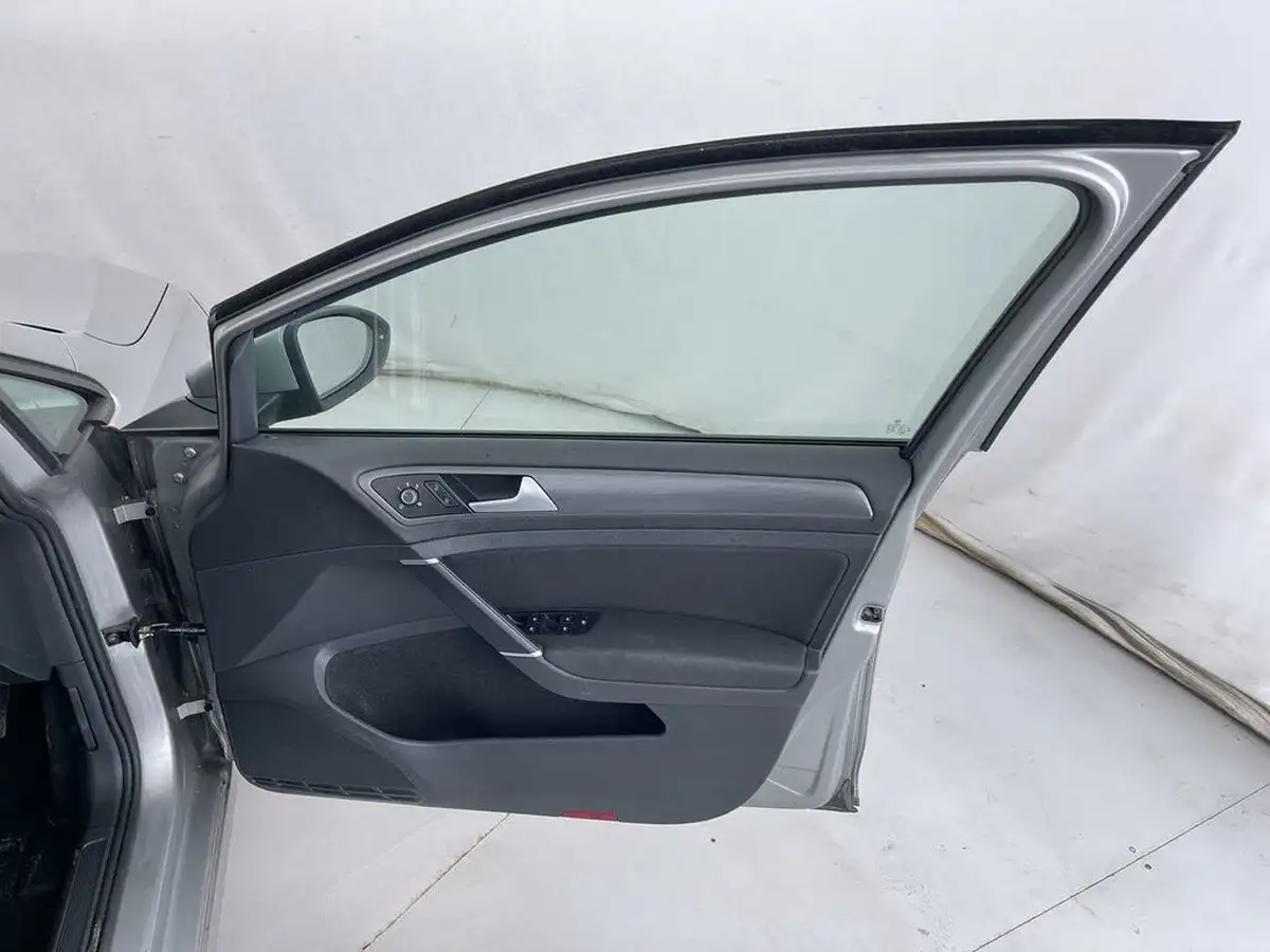 2019-volkswagen-golf-15-tsi-match-130ps-hatchback-5d-big-27