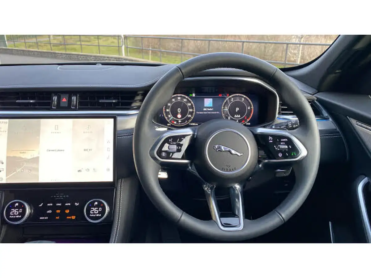2024-jaguar-f-pace-20-d200-r-dynamic-se-black-90th-anniversary-edition-big-14