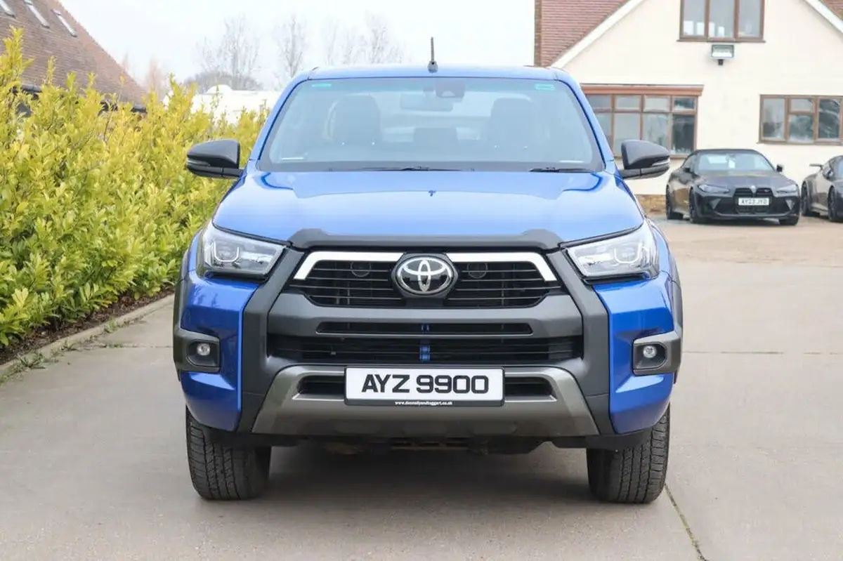 2021-toyota-hi-lux-28d-4d-invincible-x-at35-204hpeu6dt-e-big-13