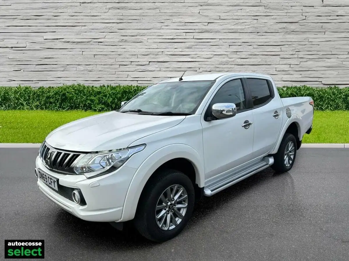 2018-mitsubishi-l200-24di-d-barbarian-eu6-big-3