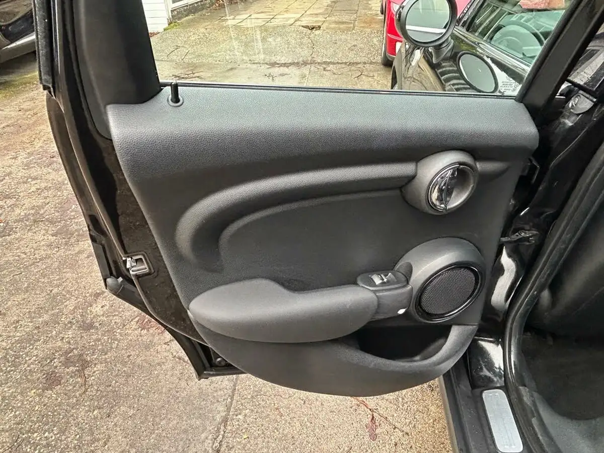2018-mini-cooper-15-cooper-series-ii-ss-hatchback-5d-auto-big-19