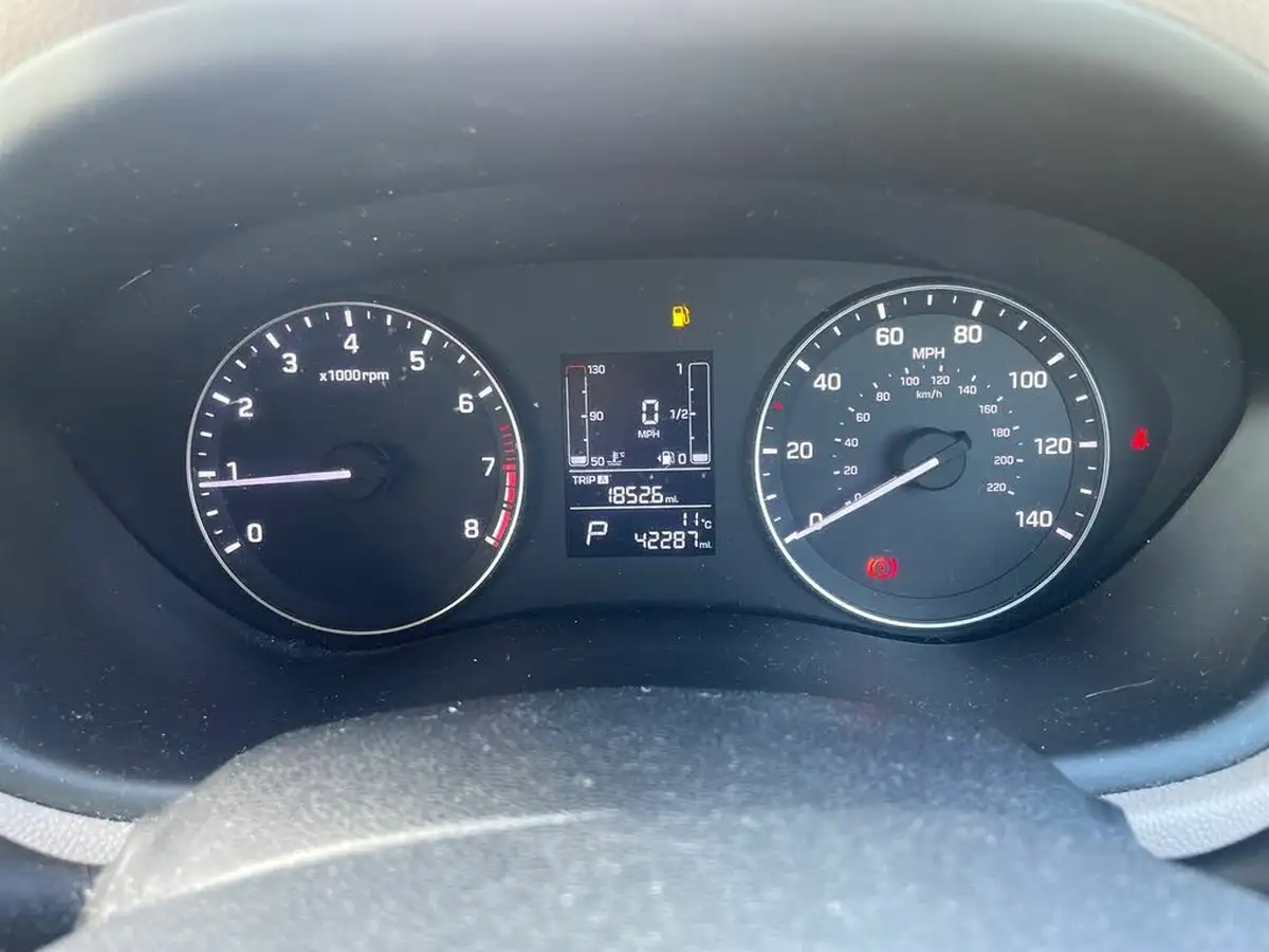 2015-hyundai-i20-14-se-auto-big-13