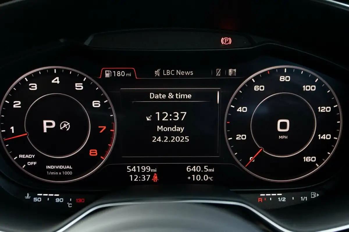 2018-audi-tt-coupe-18-tfsi-sport-big-24