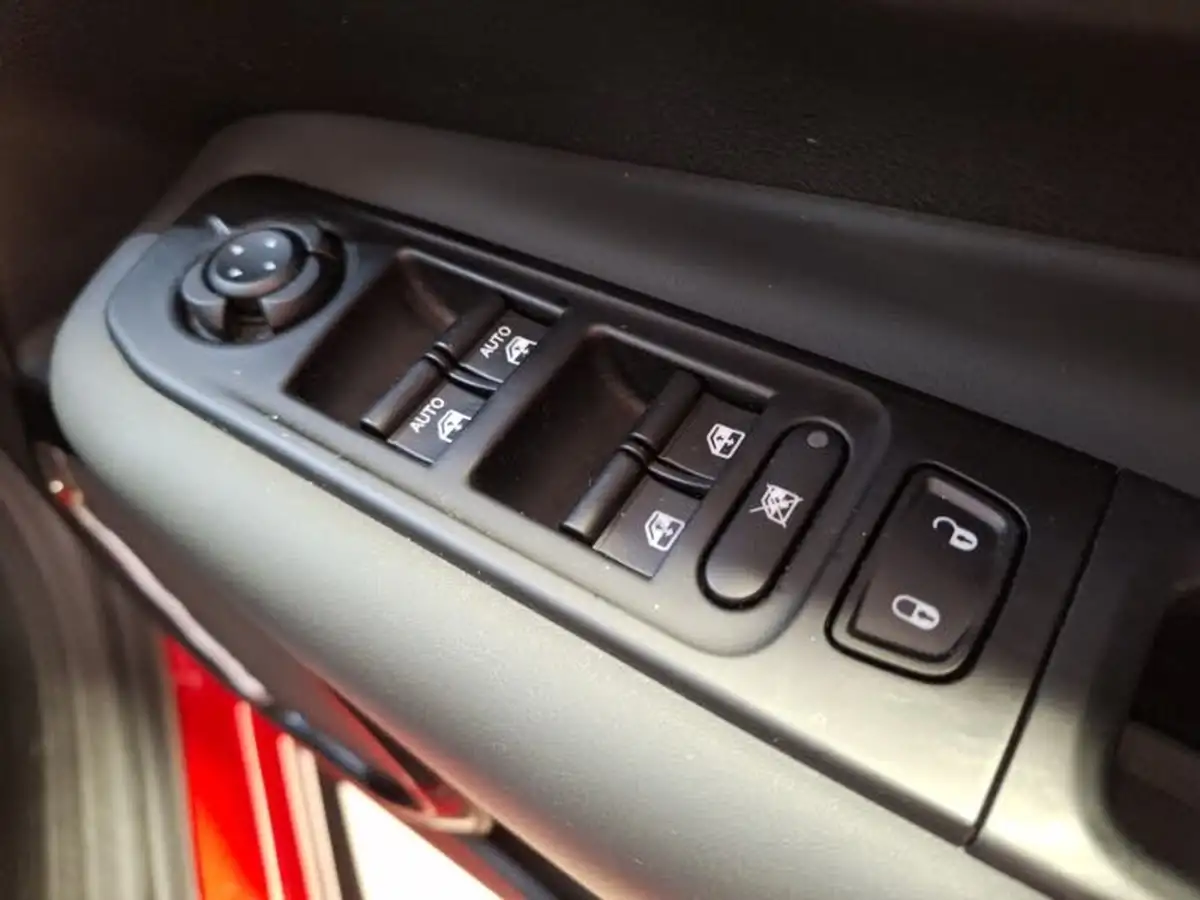 2021-jeep-renegade-10-gse-night-eagle-big-13