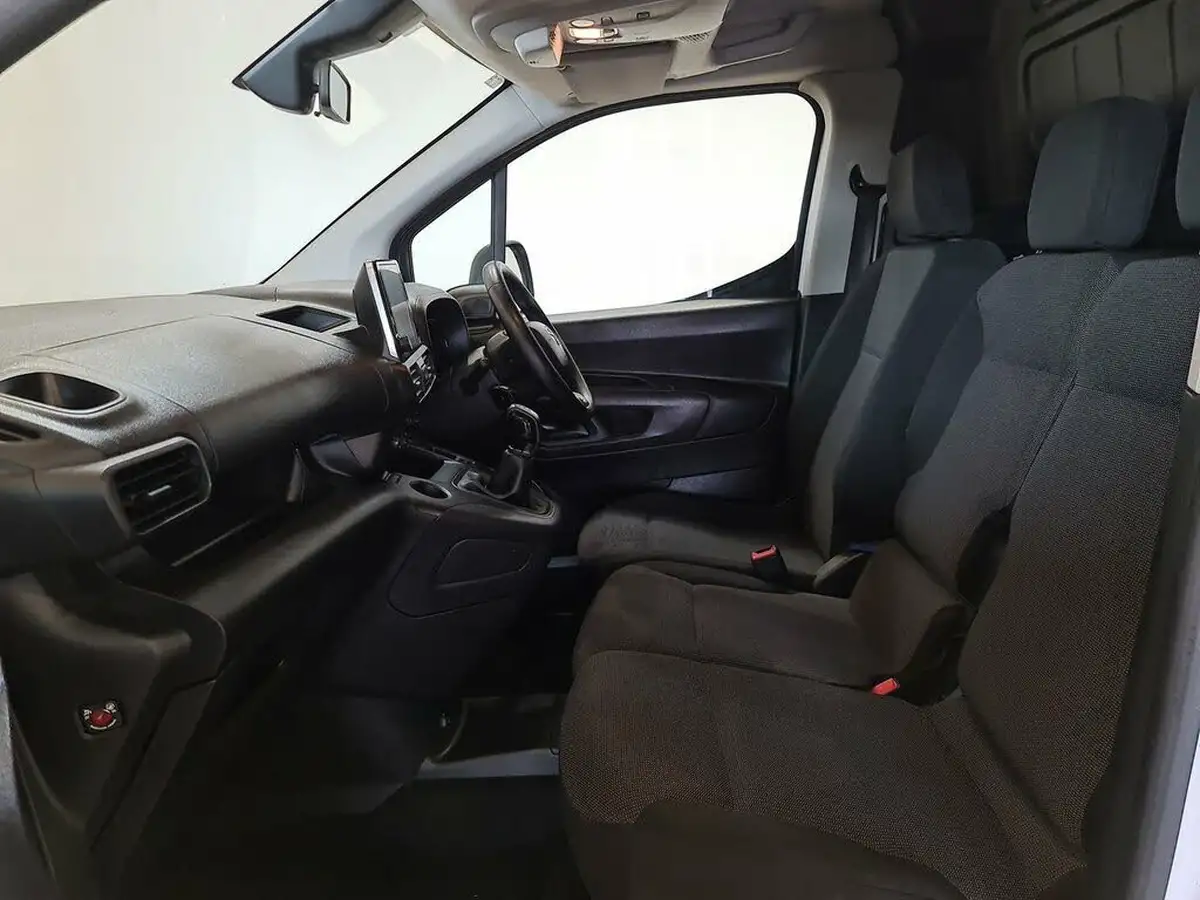 2021-toyota-proace-city-15d-icon-100hpeu6dt-e-l1-big-8
