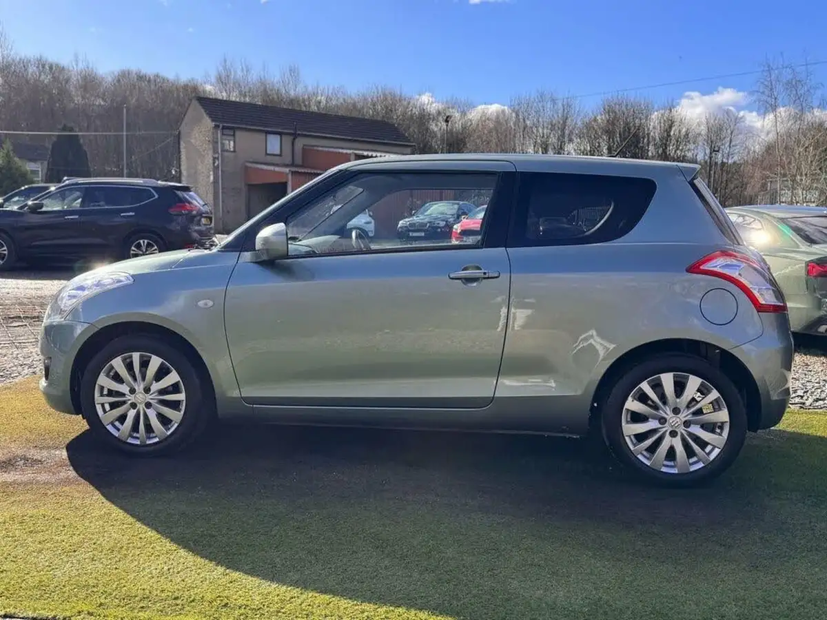 2012-suzuki-swift-12-sz4-3d-big-8