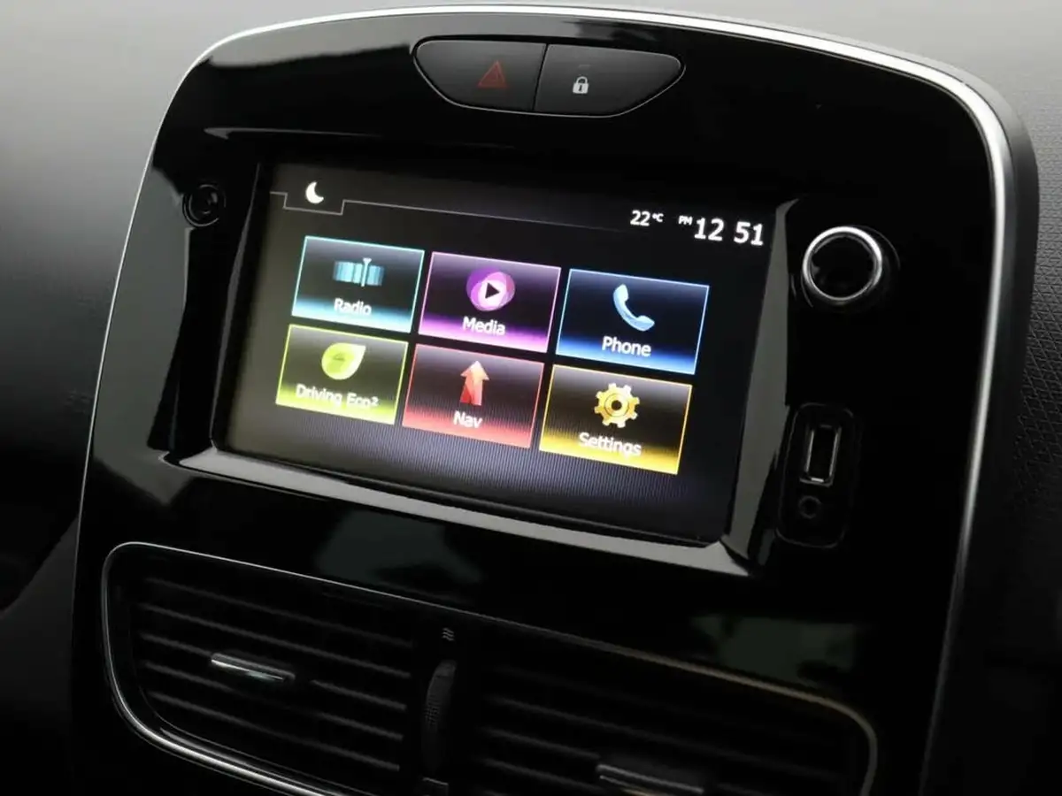 2019-renault-clio-15dci-iconic-90ps-ss-big-36