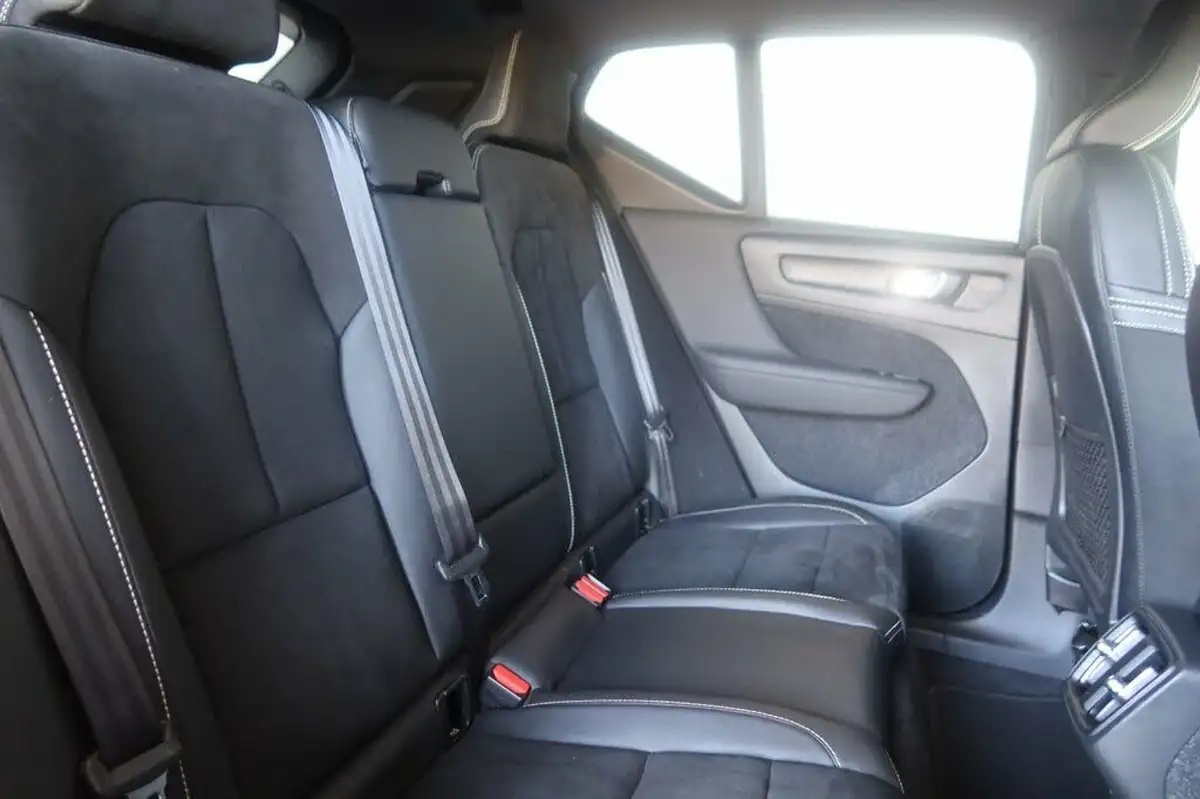 2021-volvo-xc40-15-t3-r-design-pro-163bhp-geartronic-big-13