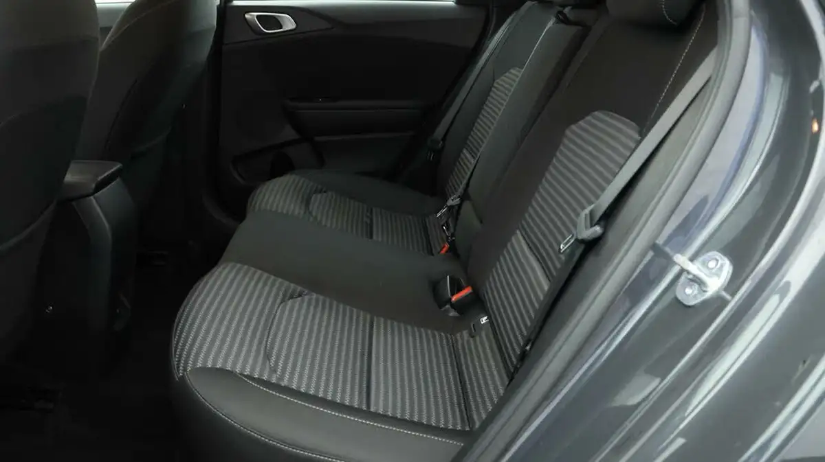 2023-kia-ceed-15-t-gdi-2-158bhp-non-adap-hatchback-big-15