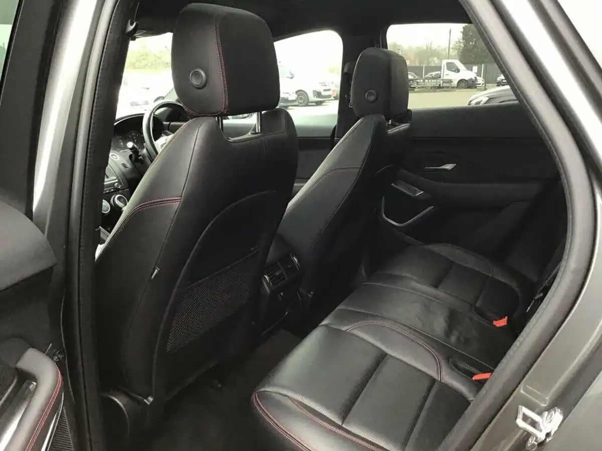 2019-jaguar-e-pace-20-i4d-chequered-flag-150ps-big-33
