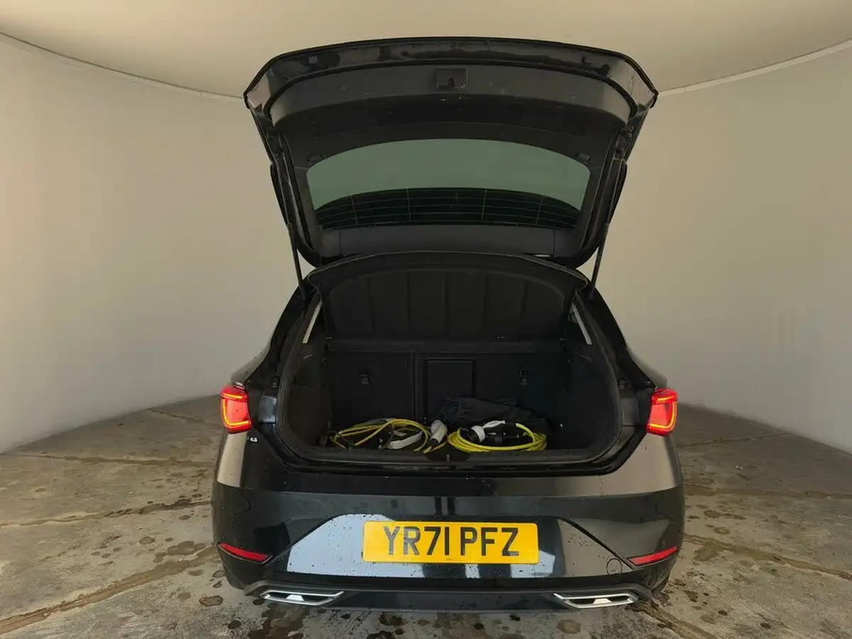 2021-seat-leon-14-e-hybrid-fr-hatchback-big-36