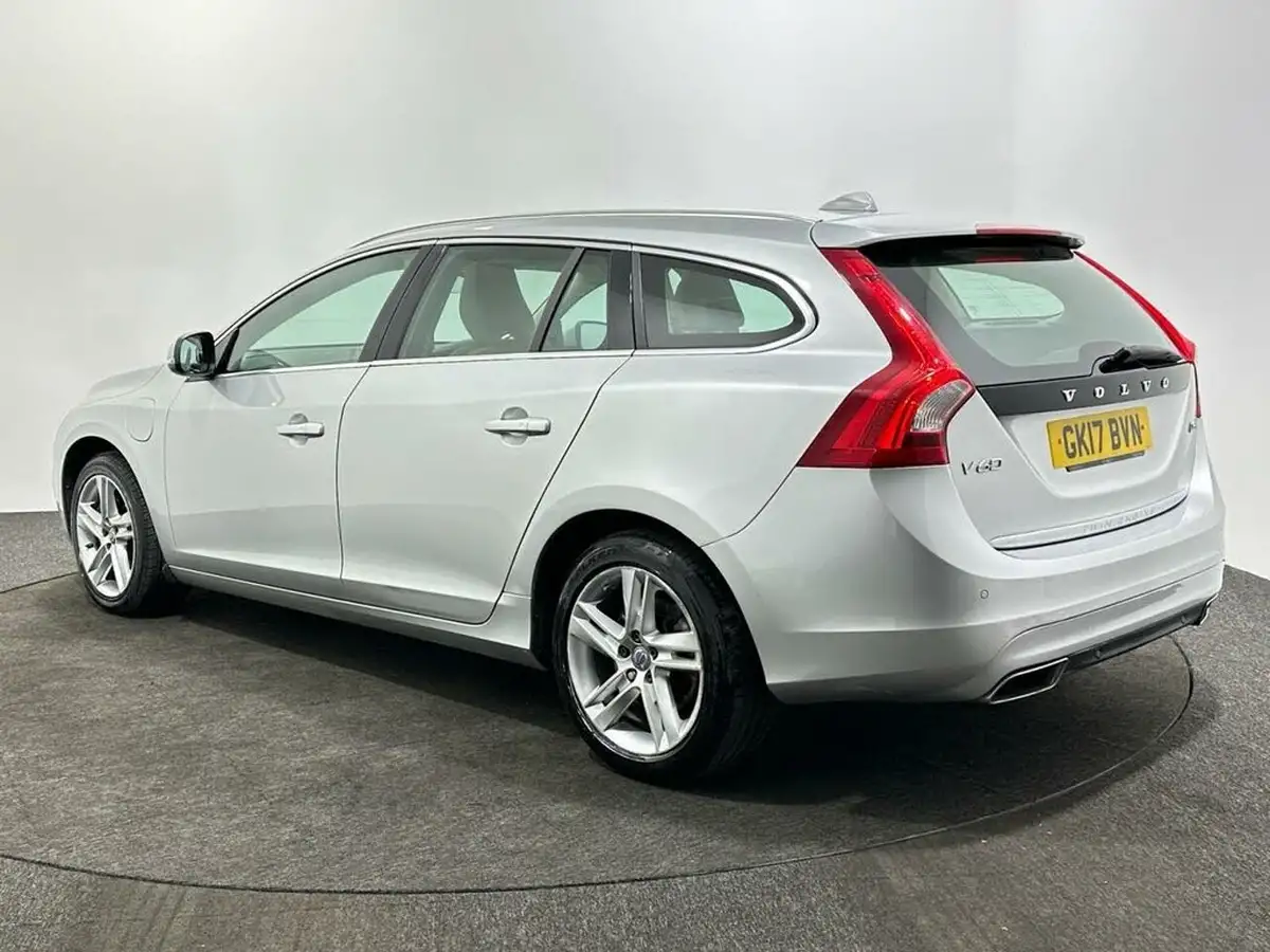 2017-volvo-v60-24td-d6-se-lux-big-5