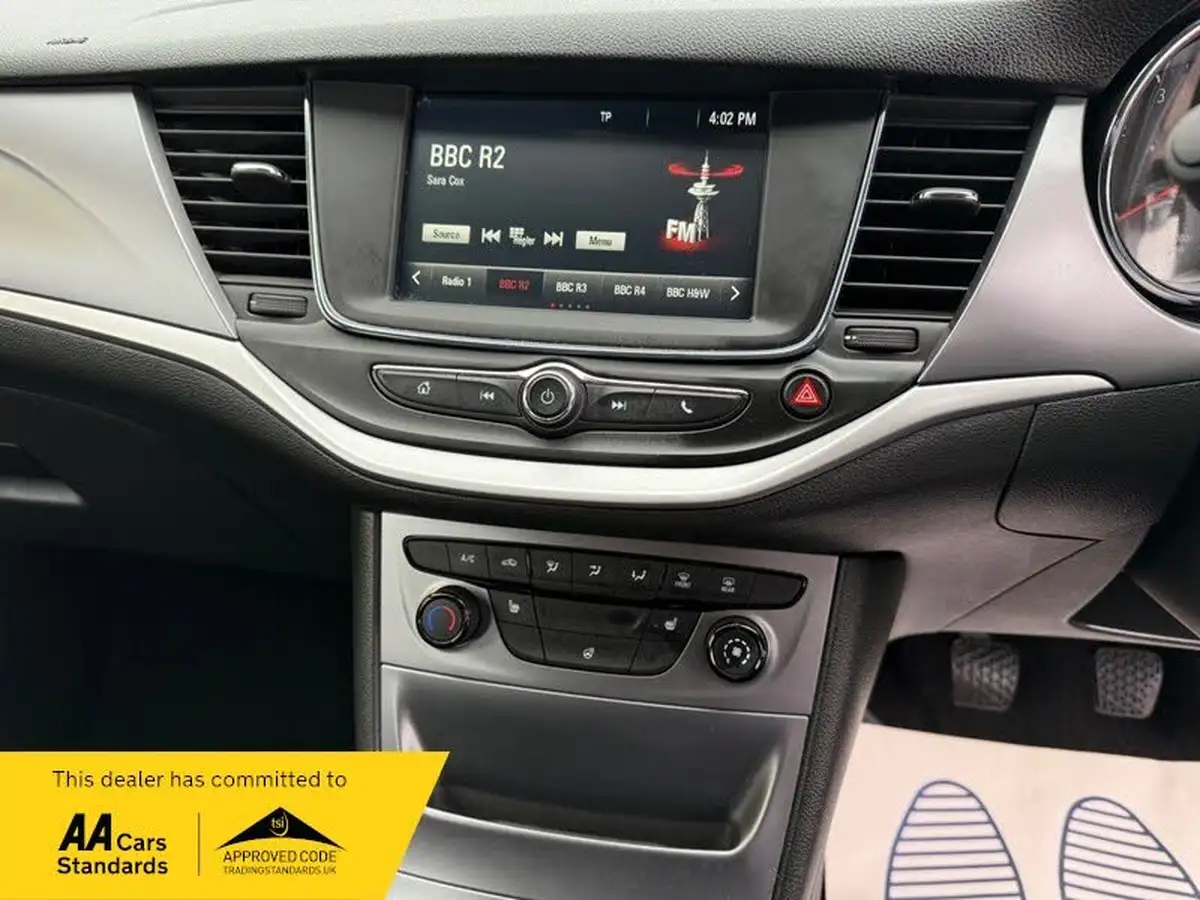 2017-vauxhall-astra-14i-16v-turbo-energy-big-9