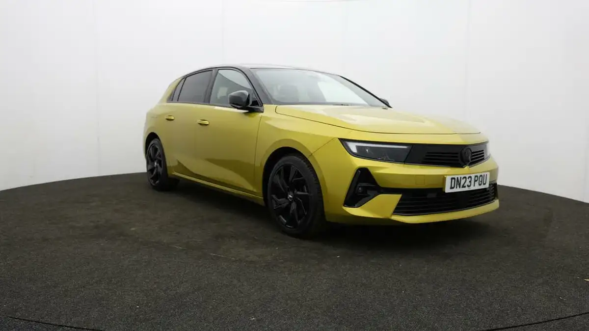 2023-vauxhall-astra-12-turbo-gs-hatchback-big-40