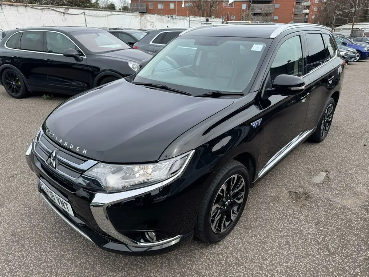 2018-mitsubishi-outlander-20-juro-phev-big-14