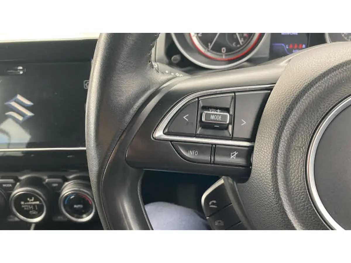 2018-suzuki-swift-10-boosterjet-sz5-111ps-shvs-big-23