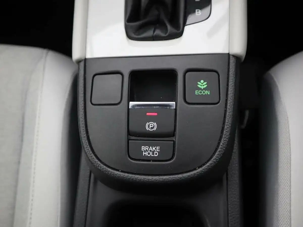 2023-honda-jazz-15-i-mmd-ex-107ps-big-32