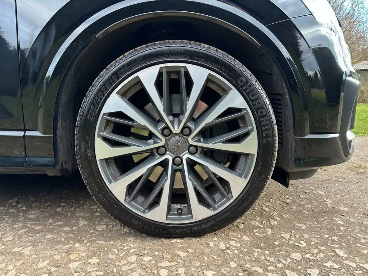 2020-audi-sq2-20-tfsi-black-edition-big-15