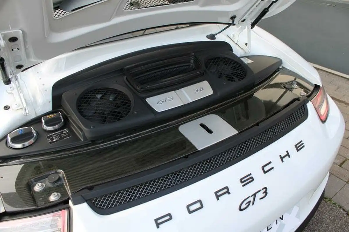 2013-porsche-911-38-gt3-big-28