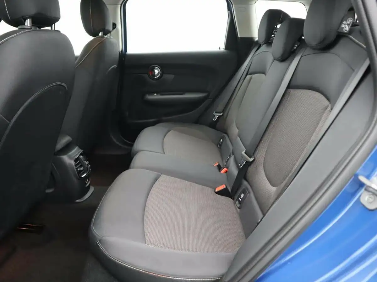 2021-mini-clubman-15-cooper-classic-big-8