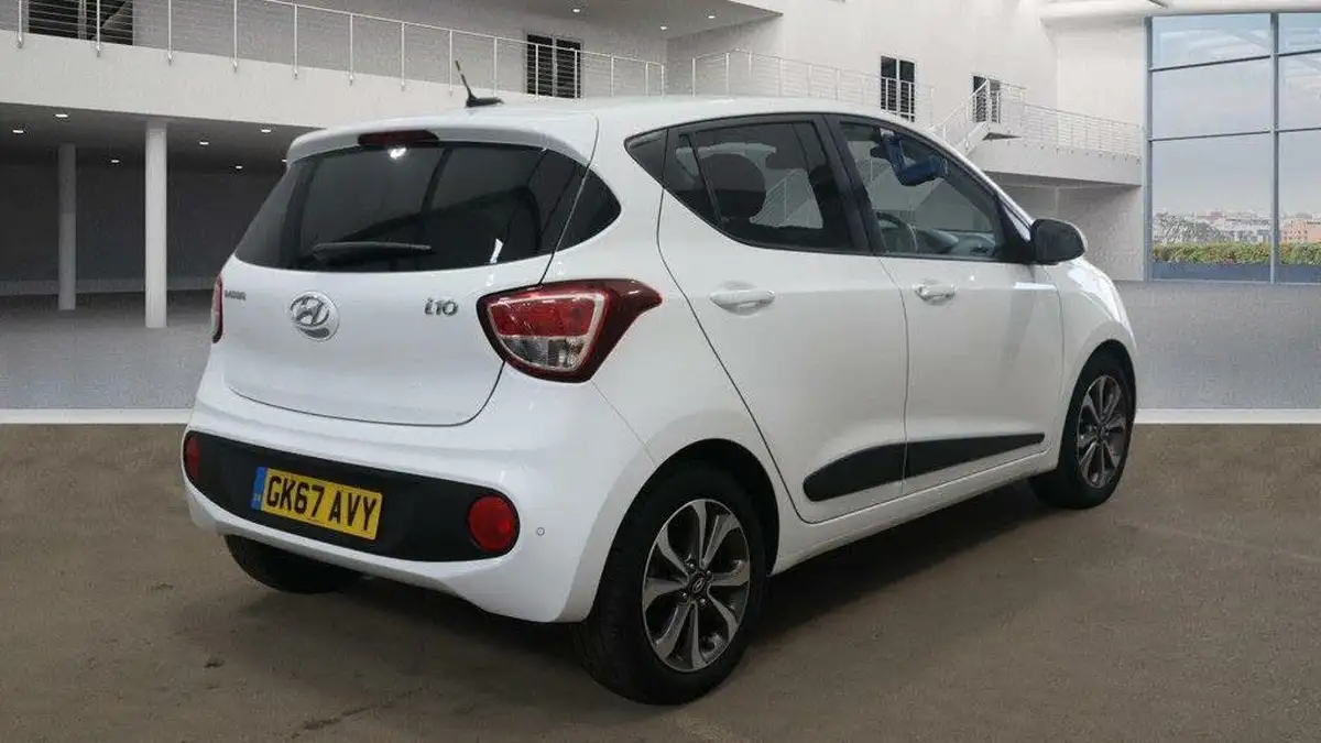2017-hyundai-i10-12-premium-se-auto-big-3