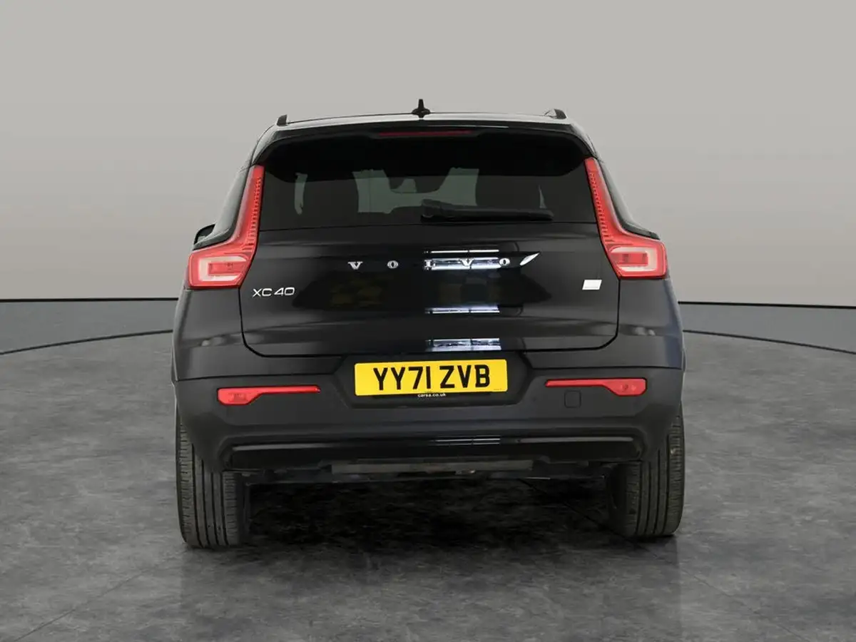 2022-volvo-xc40-15-t4-r-design-big-6