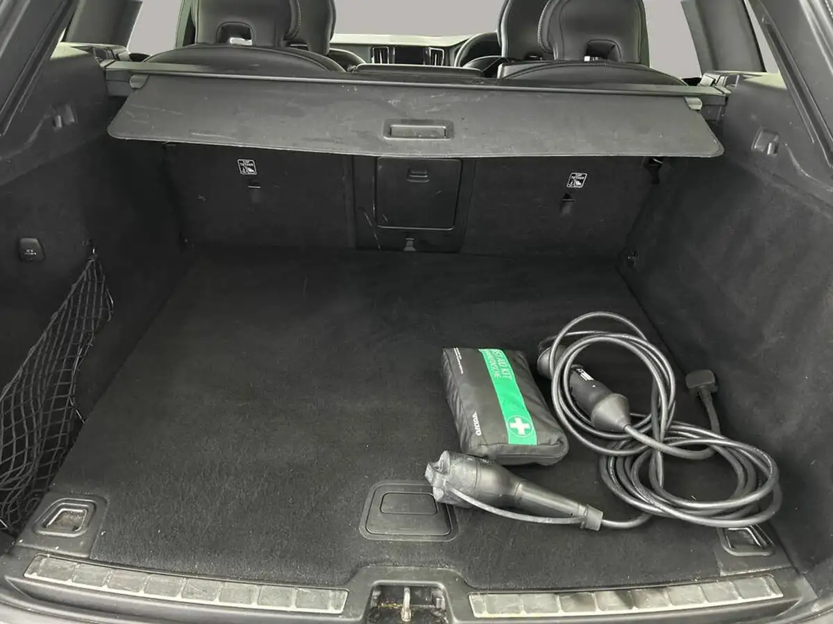2021-volvo-xc60-20-t6-r-design-350bhp-plug-in-hybrid-big-19