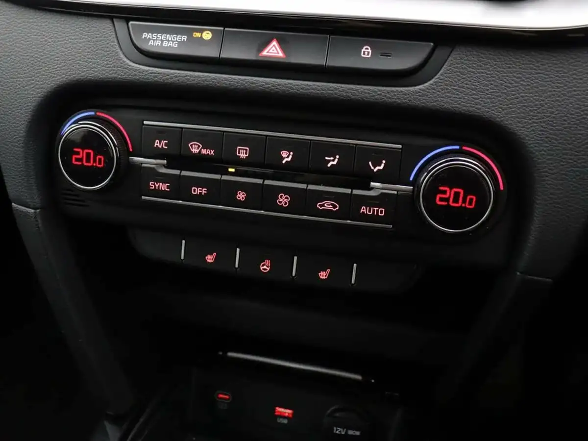 2023-kia-xceed-15-t-gdi-gt-line-158bhp-big-17