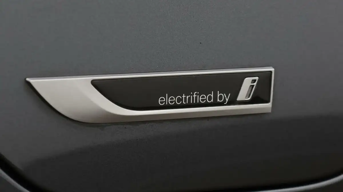 2022-bmw-3-series-20-330e-m-sport-touring-5d-big-20
