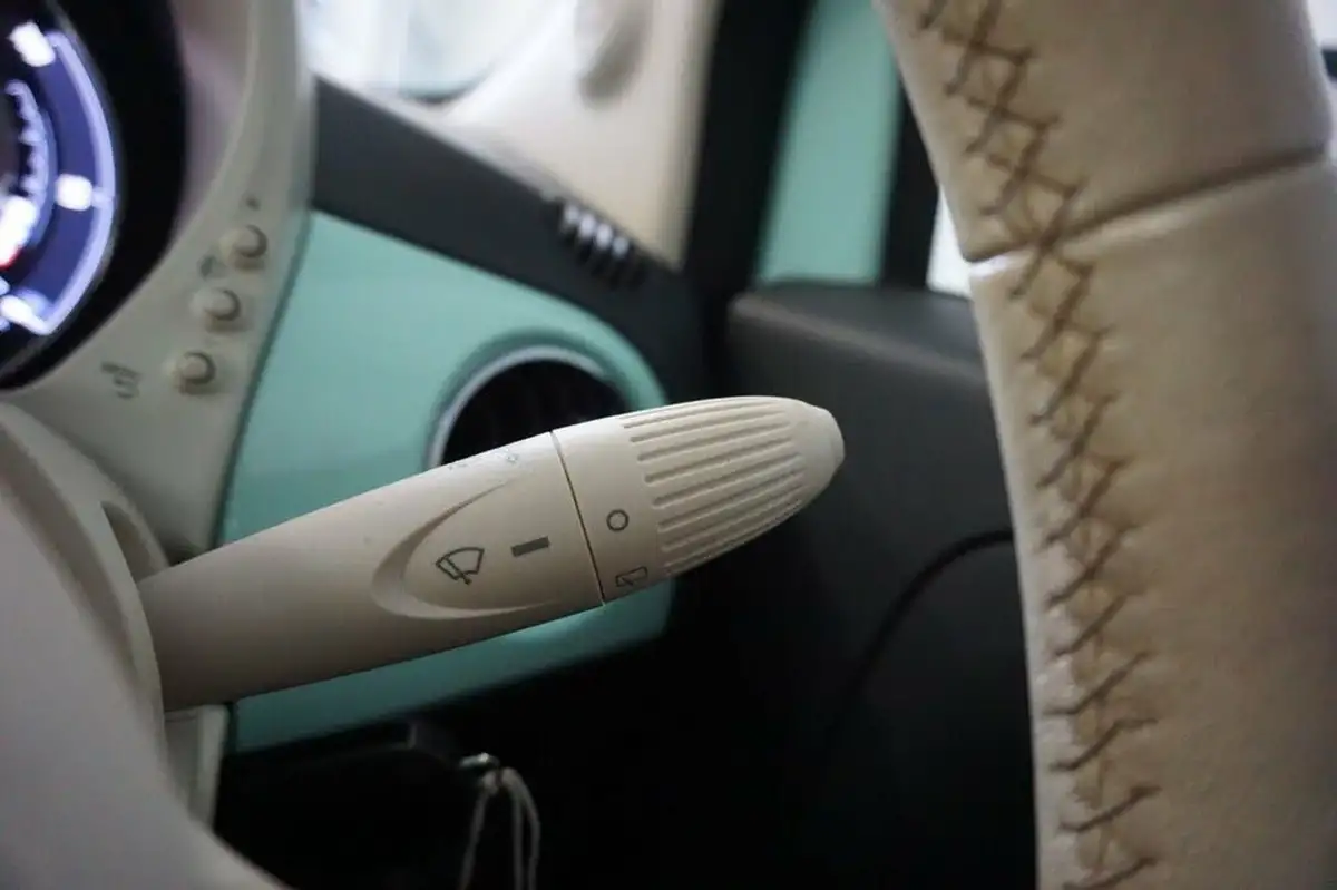 2016-fiat-500-12-lounge-big-29