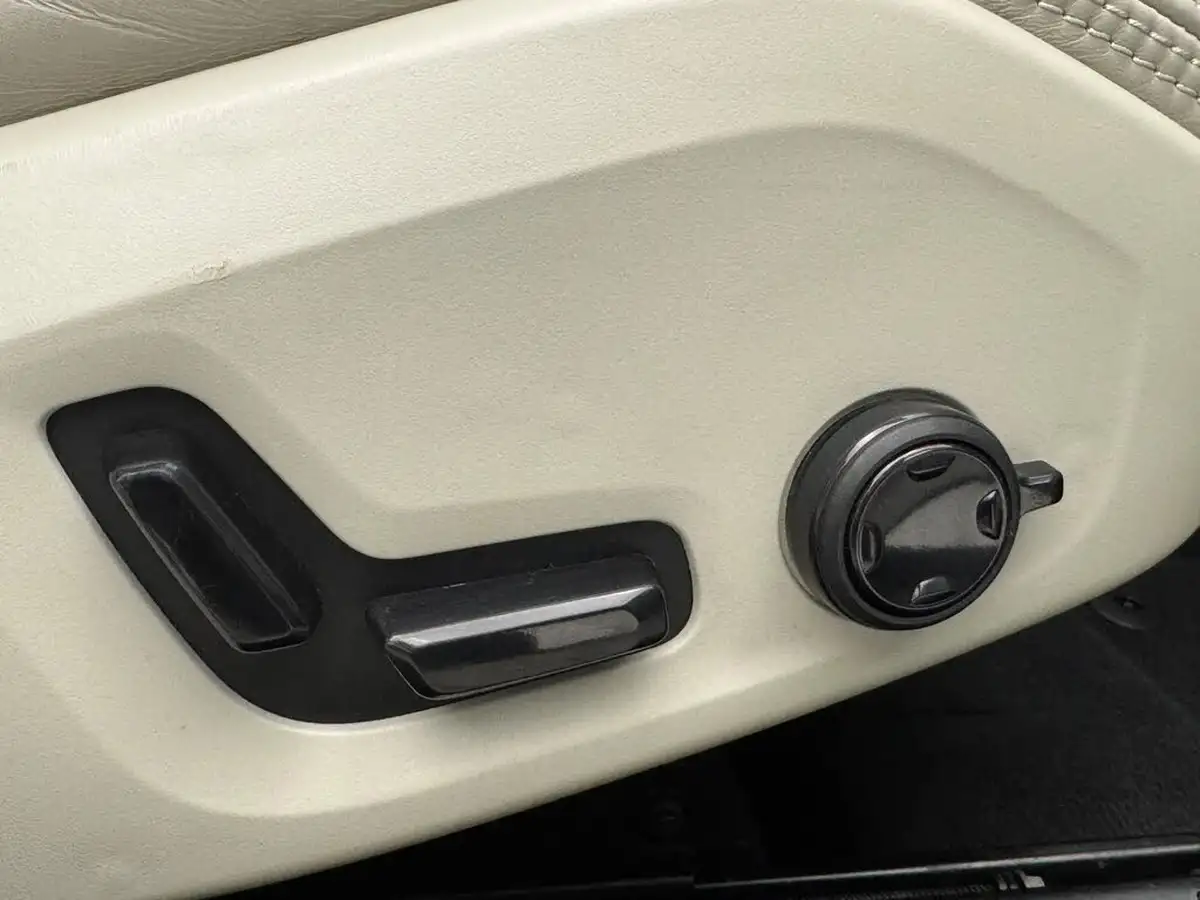 2020-volvo-s60-20-b5-inscription-big-18