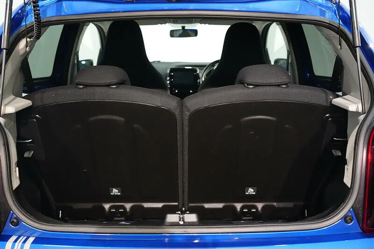 2019-peugeot-108-10-collection-hatchback-big-11