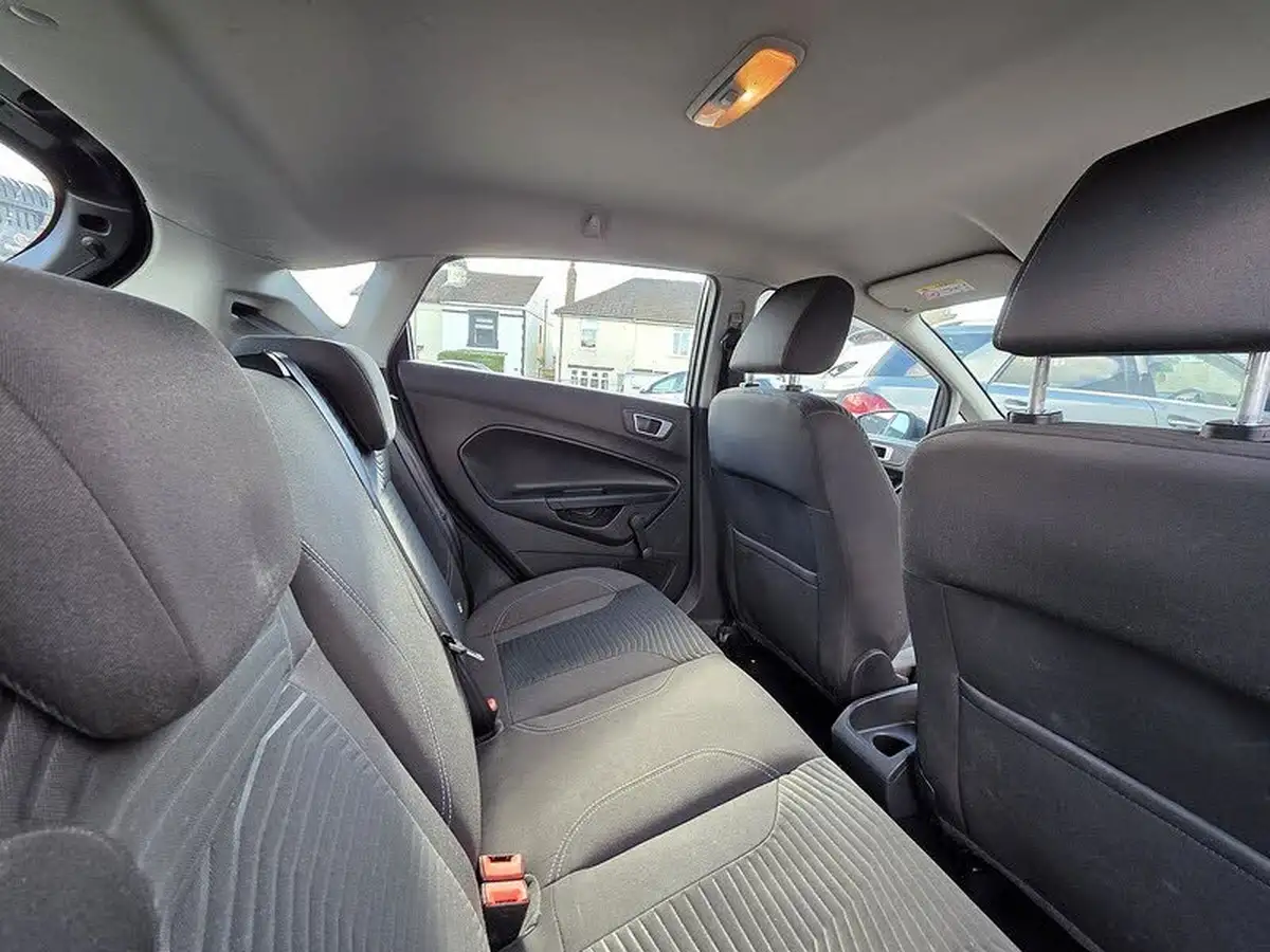 2014-ford-fiesta-10-zetec-100ps-ecoboost-ss-5d-big-20