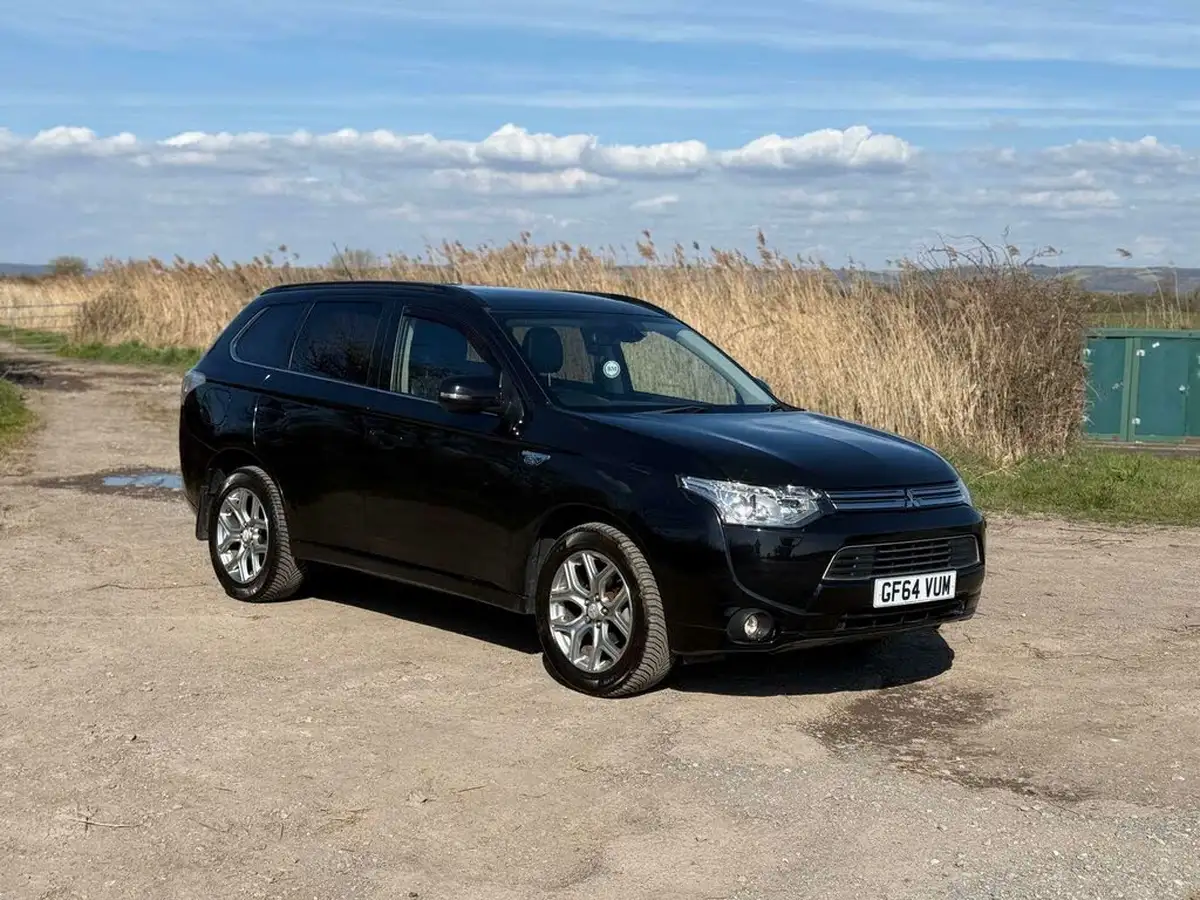2014-mitsubishi-outlander-20-gx4hs-big-0